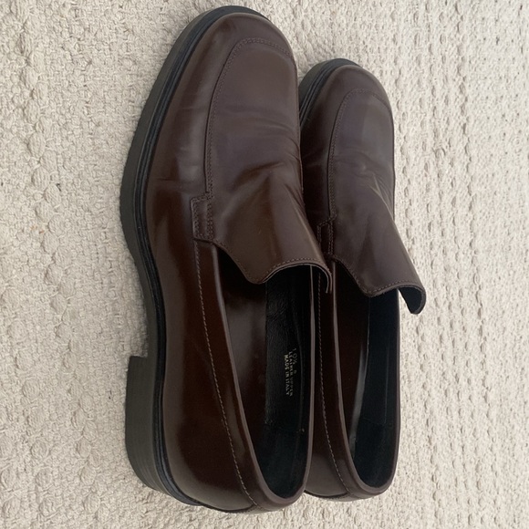 Banana Republic pre owned shoe 10.5 made in Italy worn I bought it’s too tonight - Picture 3 of 10